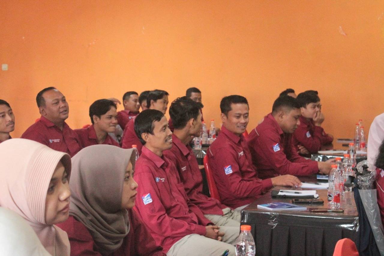 Pelatihan Karyawan/ti BPR Sapadhana Tahun 2025 whatsapp image 2025 10 17 at 11.53.34 de268992